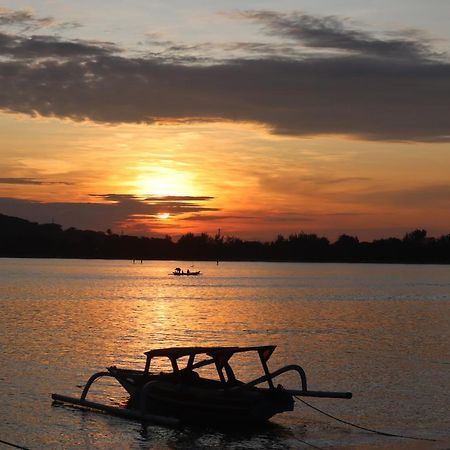Meno Charm Hotel Gili Meno Bagian luar foto