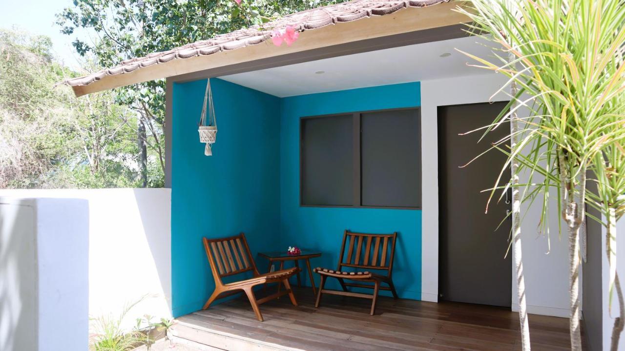 Meno Charm Hotel Gili Meno Bagian luar foto